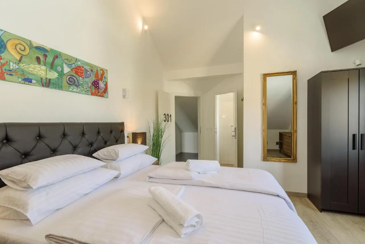 *** Nocleg ze śniadaniem Vila White Trogir Chorwacja