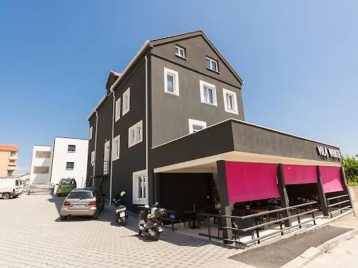 Vila White Trogir Nocleg ze śniadaniem