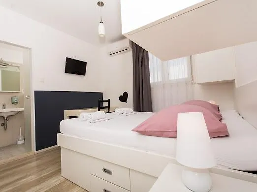 Vila White Trogir 3*,  Chorwacja