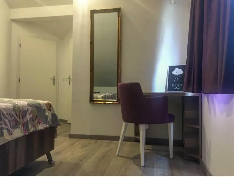 Vila White Trogir 3*,