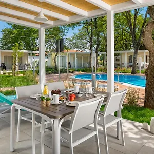 Kompleks wypoczynkowy Ulika Mobile Homes - Naturist ****