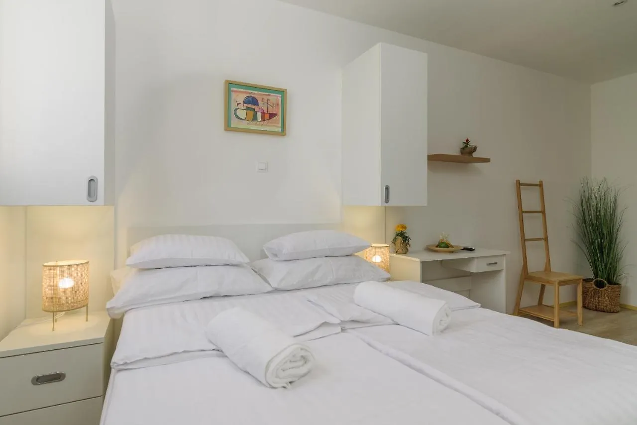 Vila White 3*, Trogir Croatia