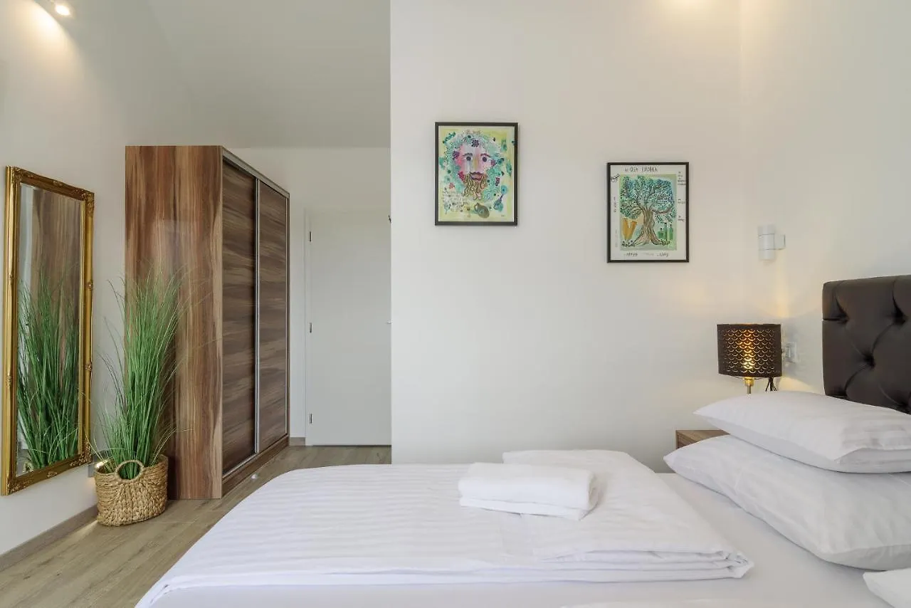 Vila White Trogir