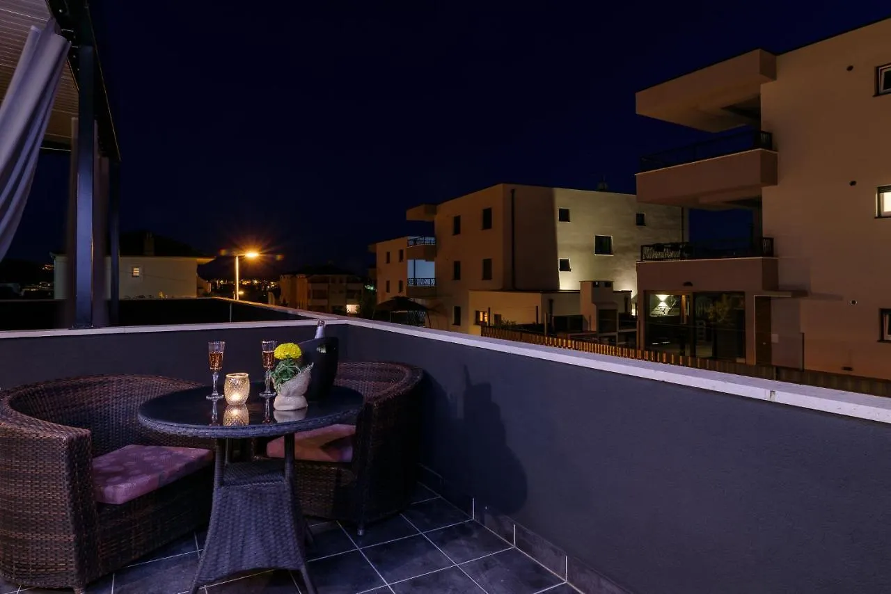 Vila White Trogir Bed & Breakfast