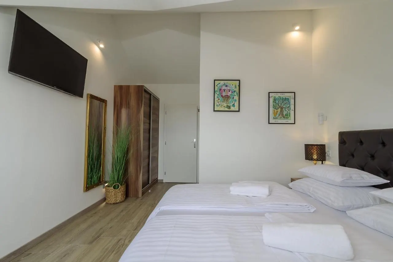 *** Bed & Breakfast Vila White Trogir Kroatien