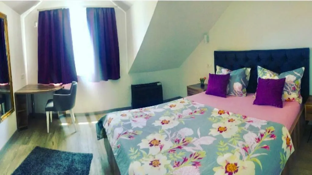 Vila White 3*, Trogir