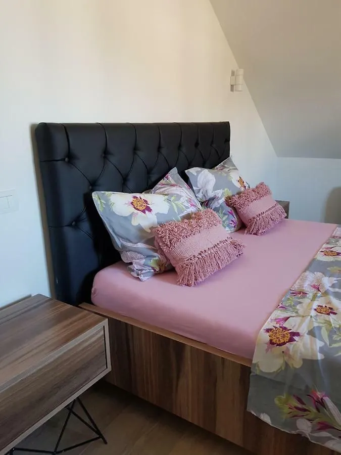 Vila White Trogir